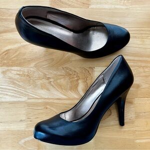Nine West Black Pumps Heels, Size 8.5